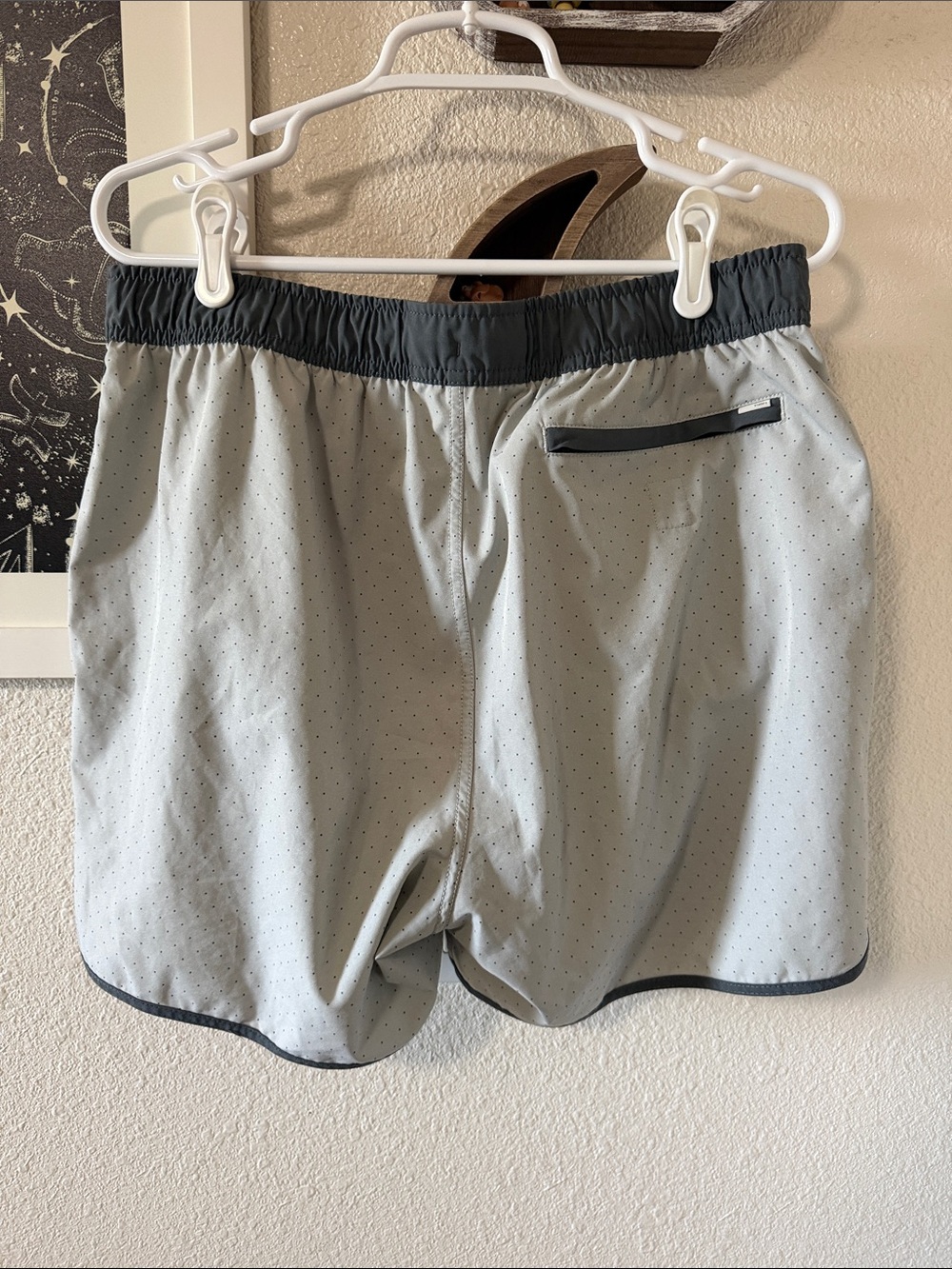 Vuori Banks Micro Dot Performance Board shorts - Picture 2 of 3